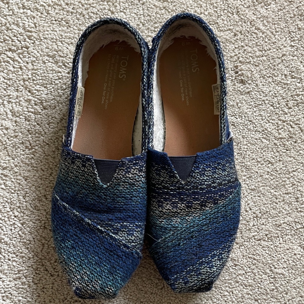 TOMS Navy and Teal Woven Slip-Ons
